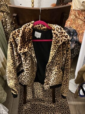 Le Lis Leopard Print Faux Fur Teddy Jacket in Tan and Black